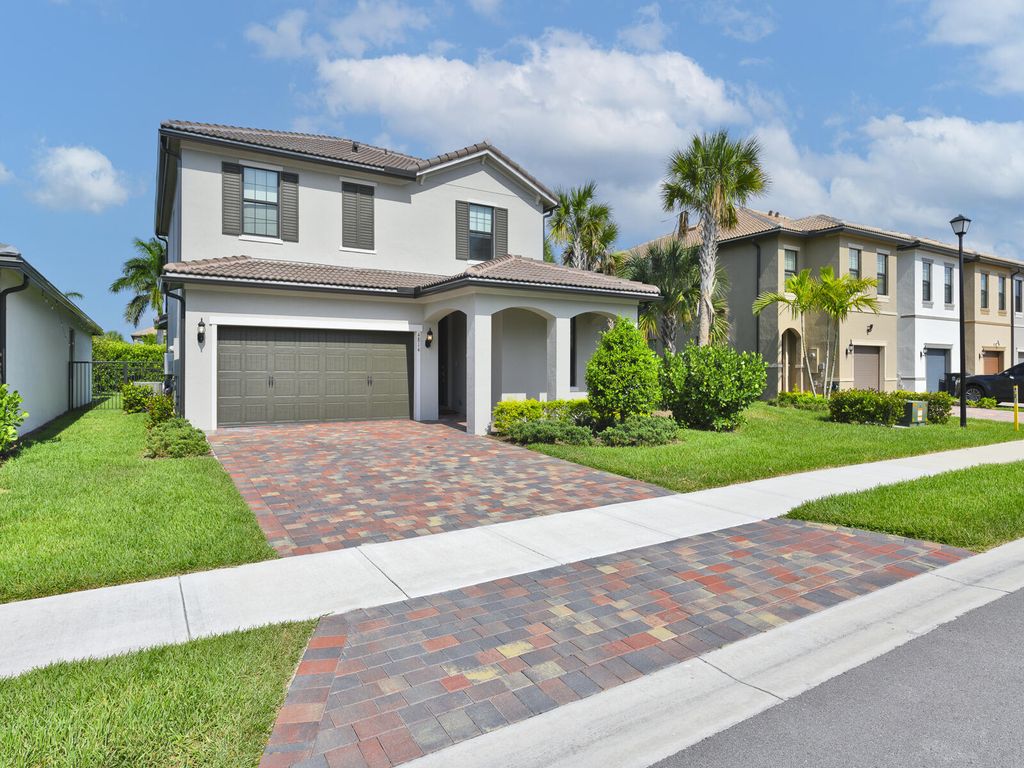 Photo of 4814 Chantilly Road, Lake Worth, FL 33467 (MLS # B26009980)