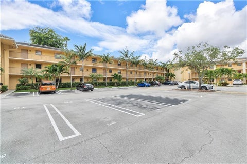 Tiny photo for 11477 NW 39th Court #305-1, Coral Springs, FL 33065 (MLS # B26058954)