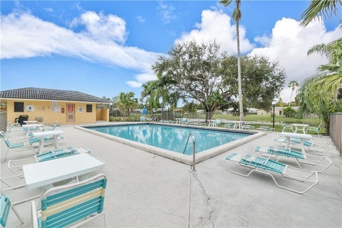 Tiny photo for 11477 NW 39th Court #305-1, Coral Springs, FL 33065 (MLS # B26058954)