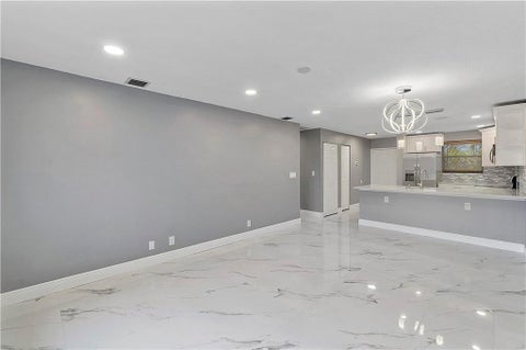 Tiny photo for 11477 NW 39th Court #305-1, Coral Springs, FL 33065 (MLS # B26058954)