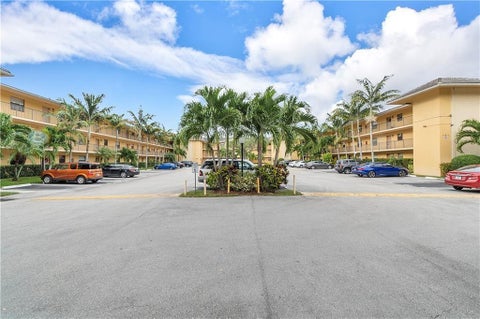 Tiny photo for 11477 NW 39th Court #305-1, Coral Springs, FL 33065 (MLS # B26058954)