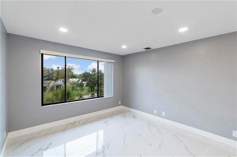Tiny photo for 11477 NW 39th Court #305-1, Coral Springs, FL 33065 (MLS # B26058954)
