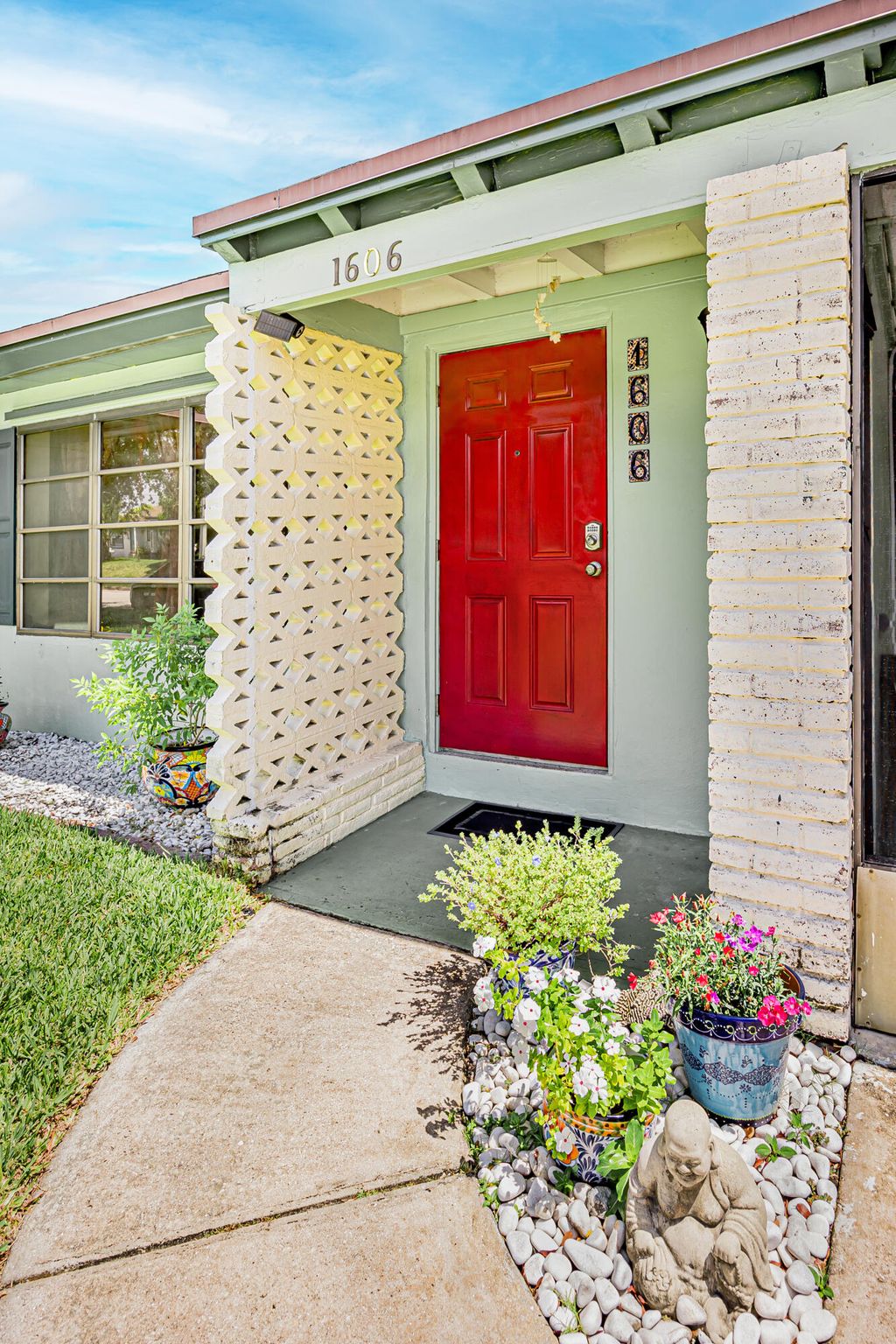 Photo of 1606 16th Avenue N, Lake Worth Beach, FL 33460 (MLS # R11101998)