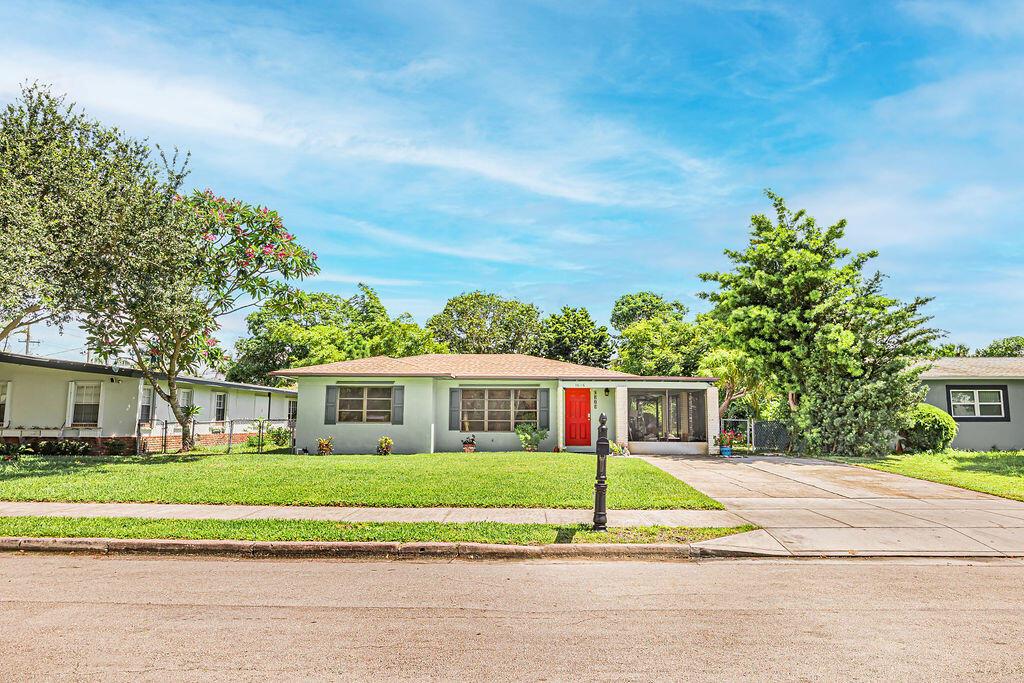 1606 16th Avenue N