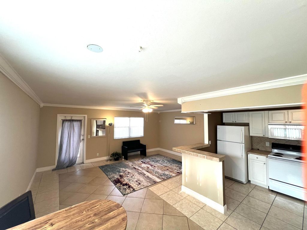 Photo of 322 Seville N, Delray Beach, FL 33446 (MLS # R11169809)