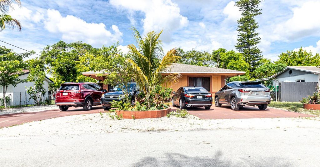 Photo of 661 SW 28th Way, Fort Lauderdale, FL 33312 (MLS # F10520678)