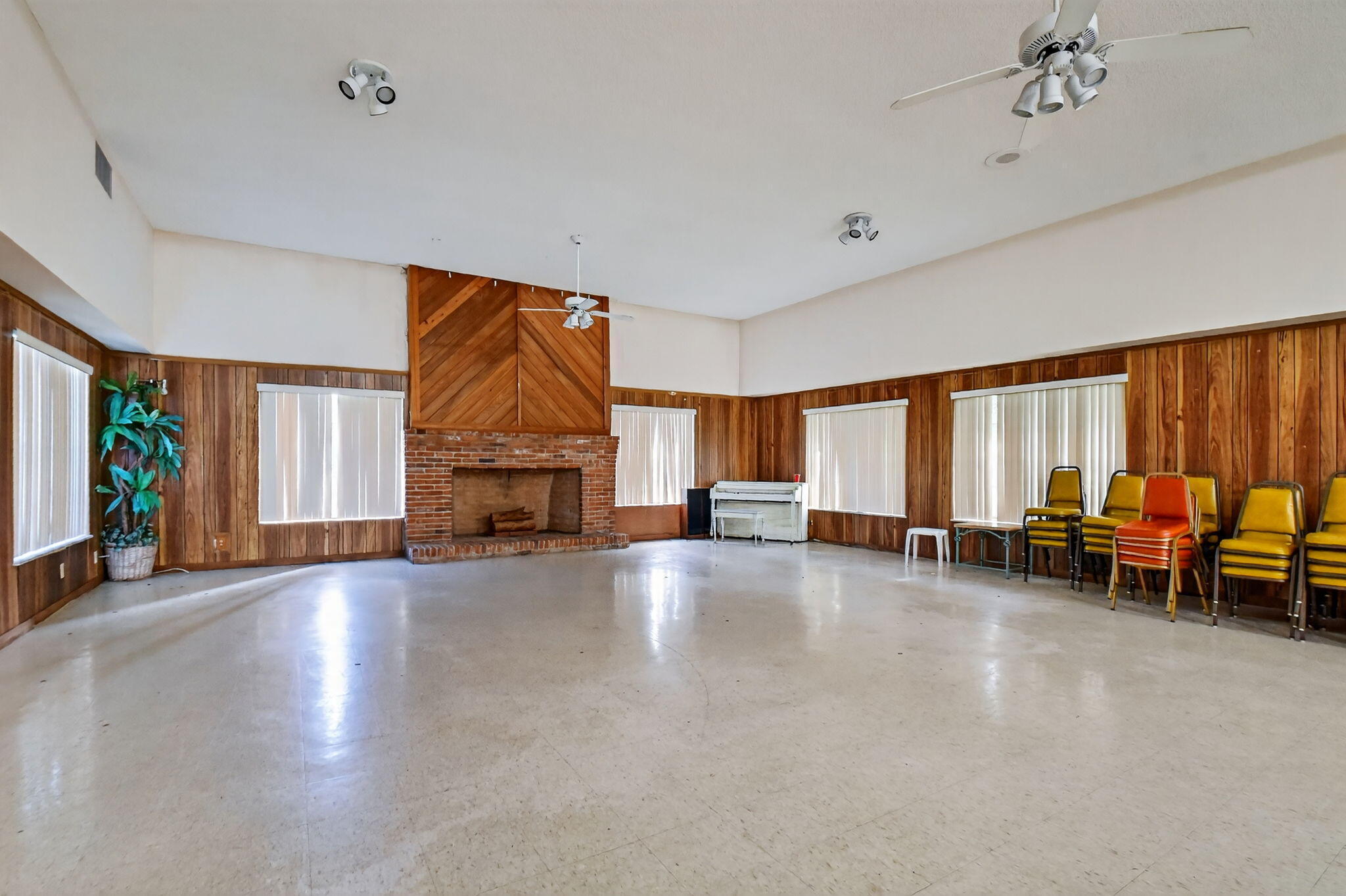 LAKEVIEW GREENS - Residential