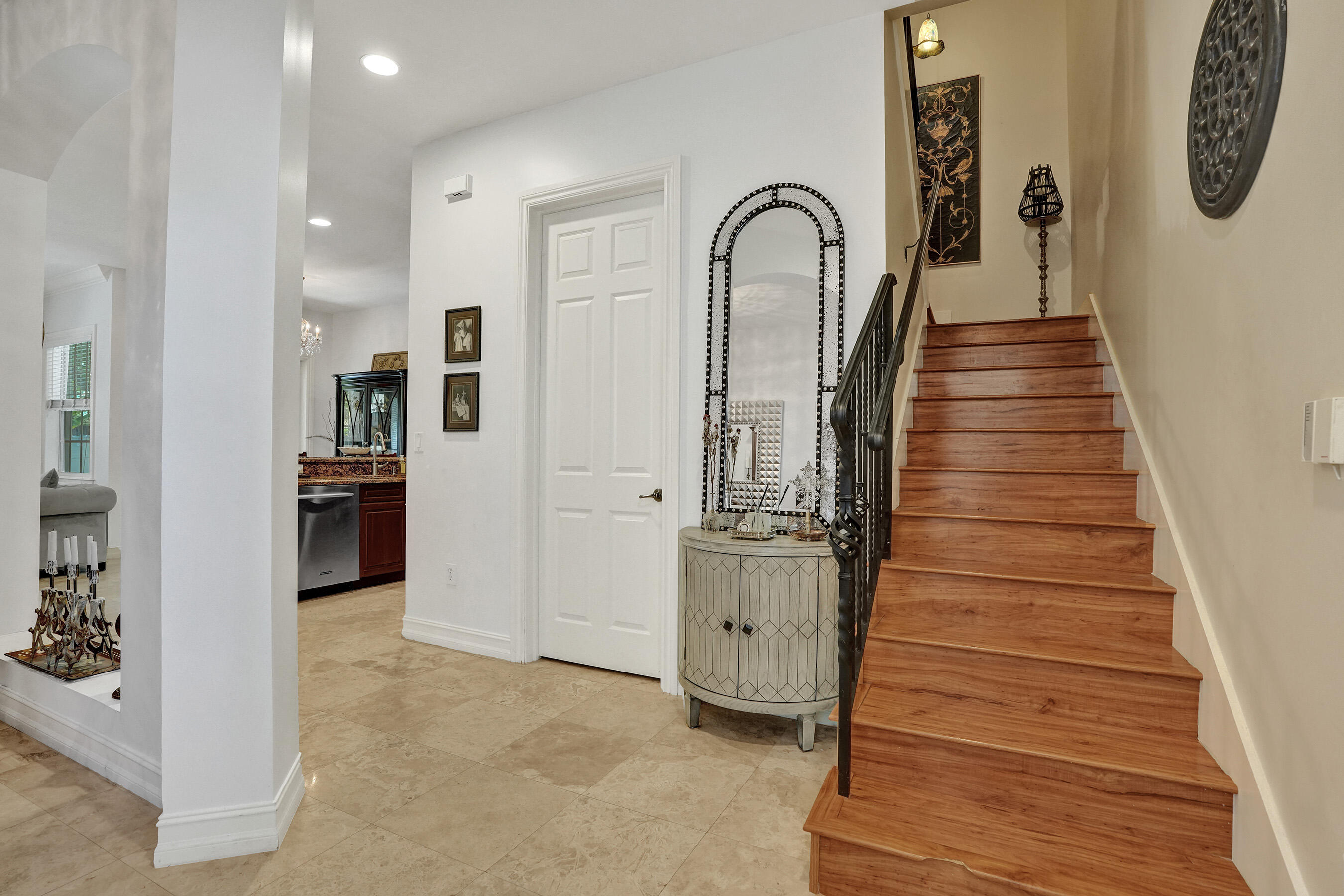 1127 N Victoria Park Road