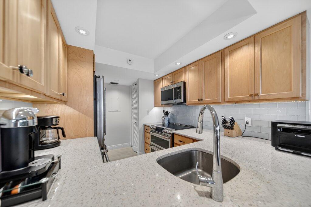 RIVERWOOD CONDO - Residential