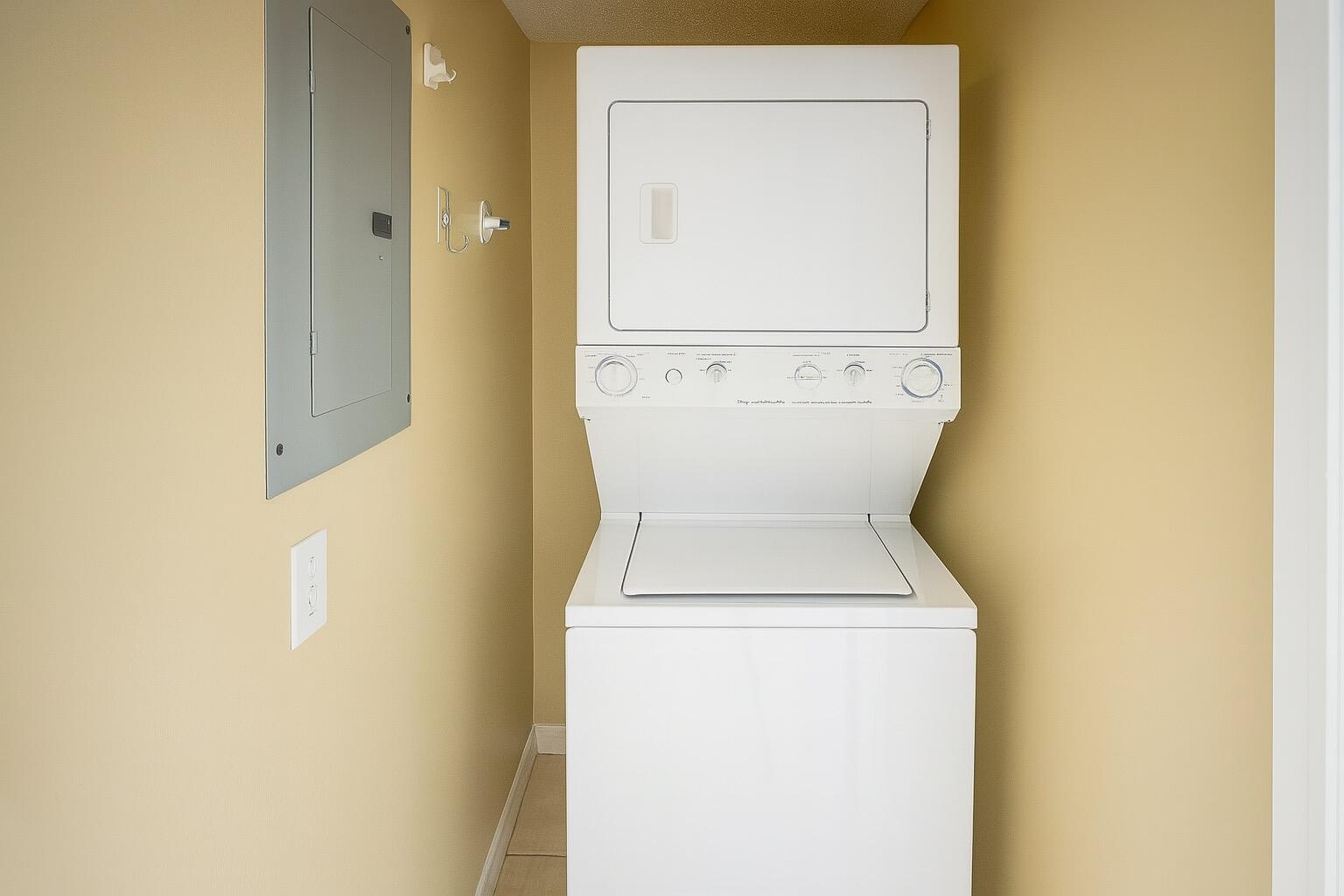 ROYAL GRAND CONDO - Residential Lease