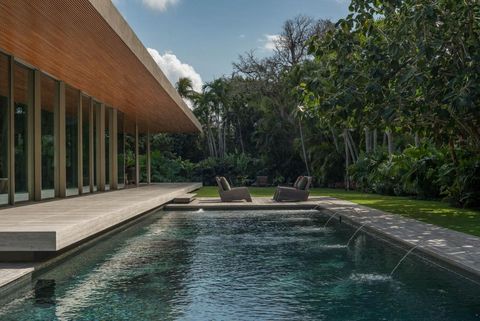 195 Via Marina Palm Beach FL 33480