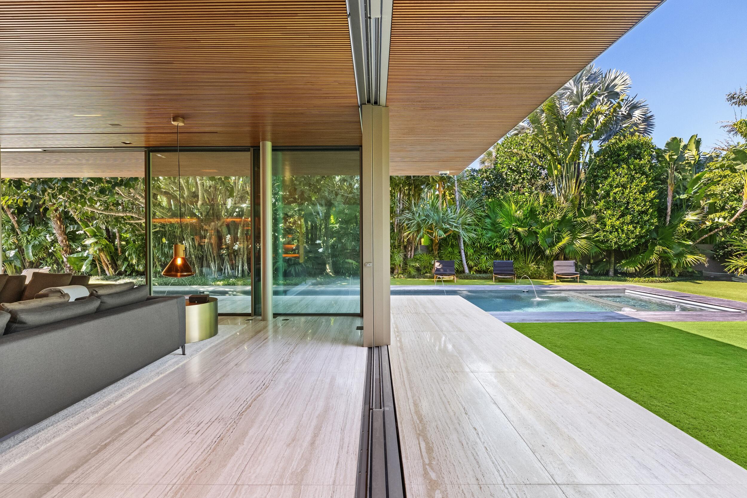 SINGER - Residential
