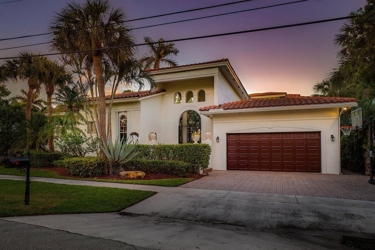 200 N Lake Drive