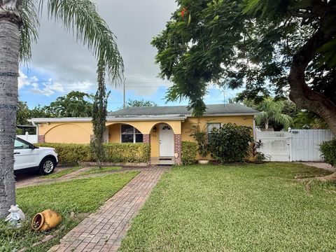 260 Jackson Avenue Greenacres FL 33463
