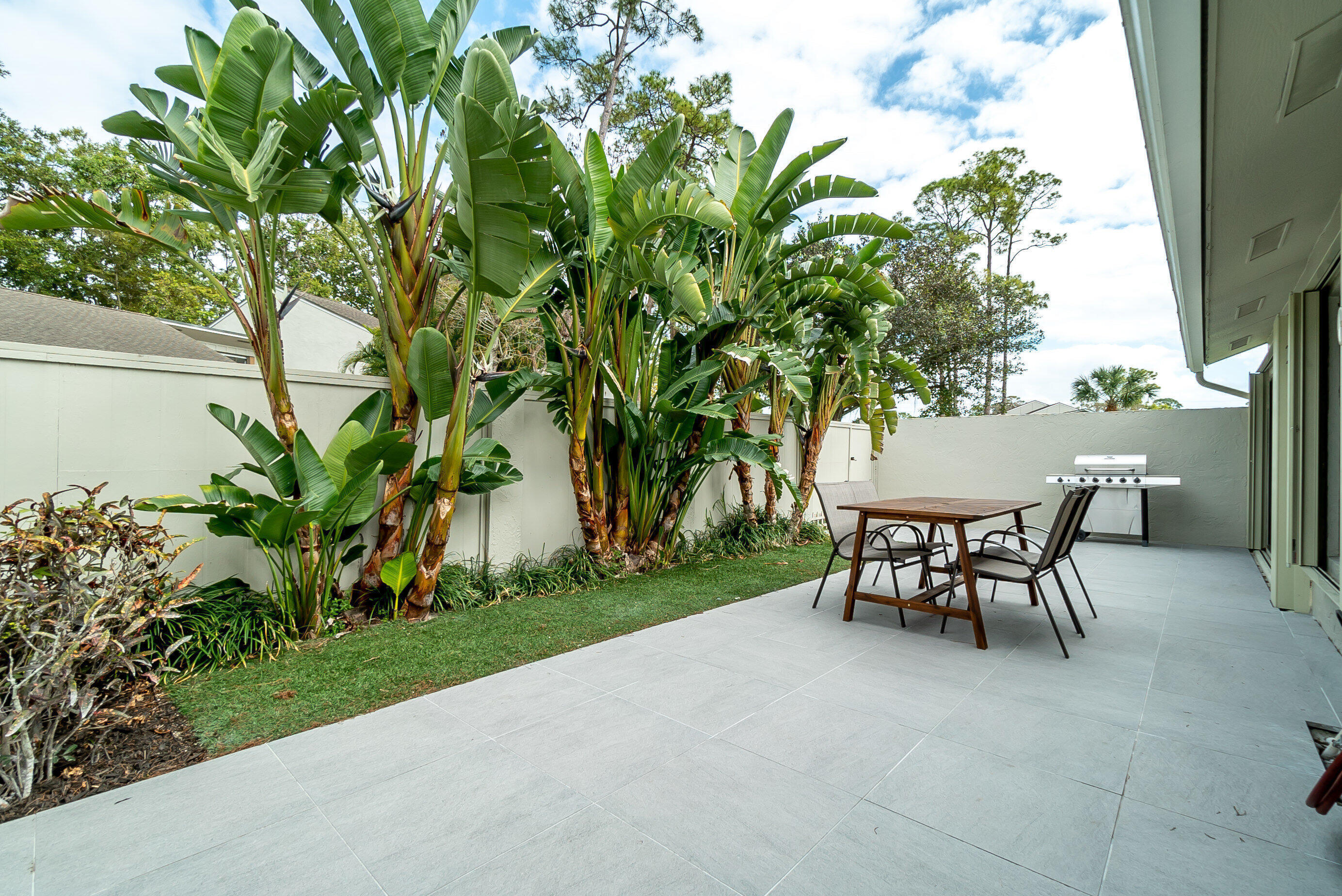 TALLPINE PH II - Residential Lease