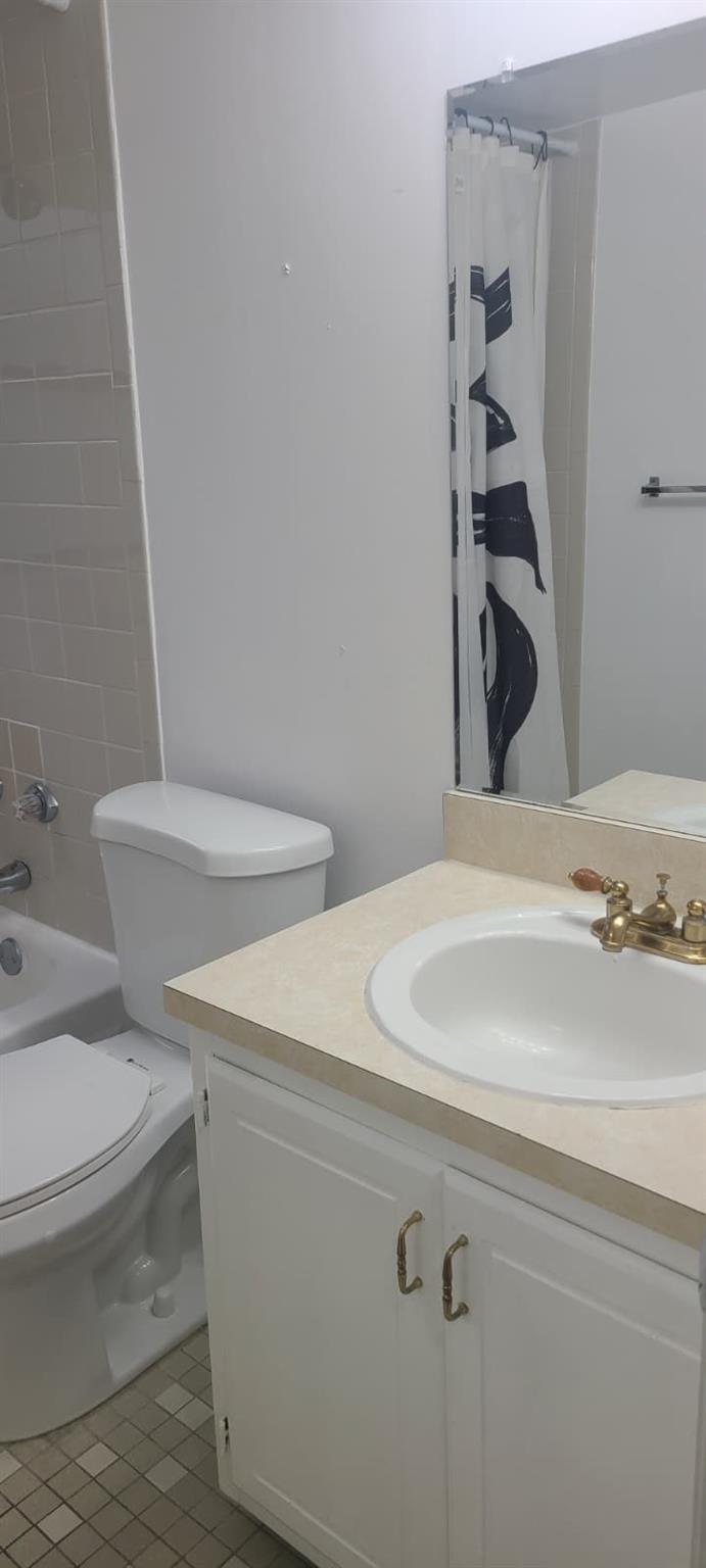 CORAL PLAZA CONDO - Residential Lease