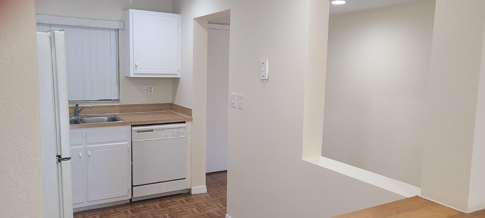 CORAL PLAZA CONDO - Residential Lease