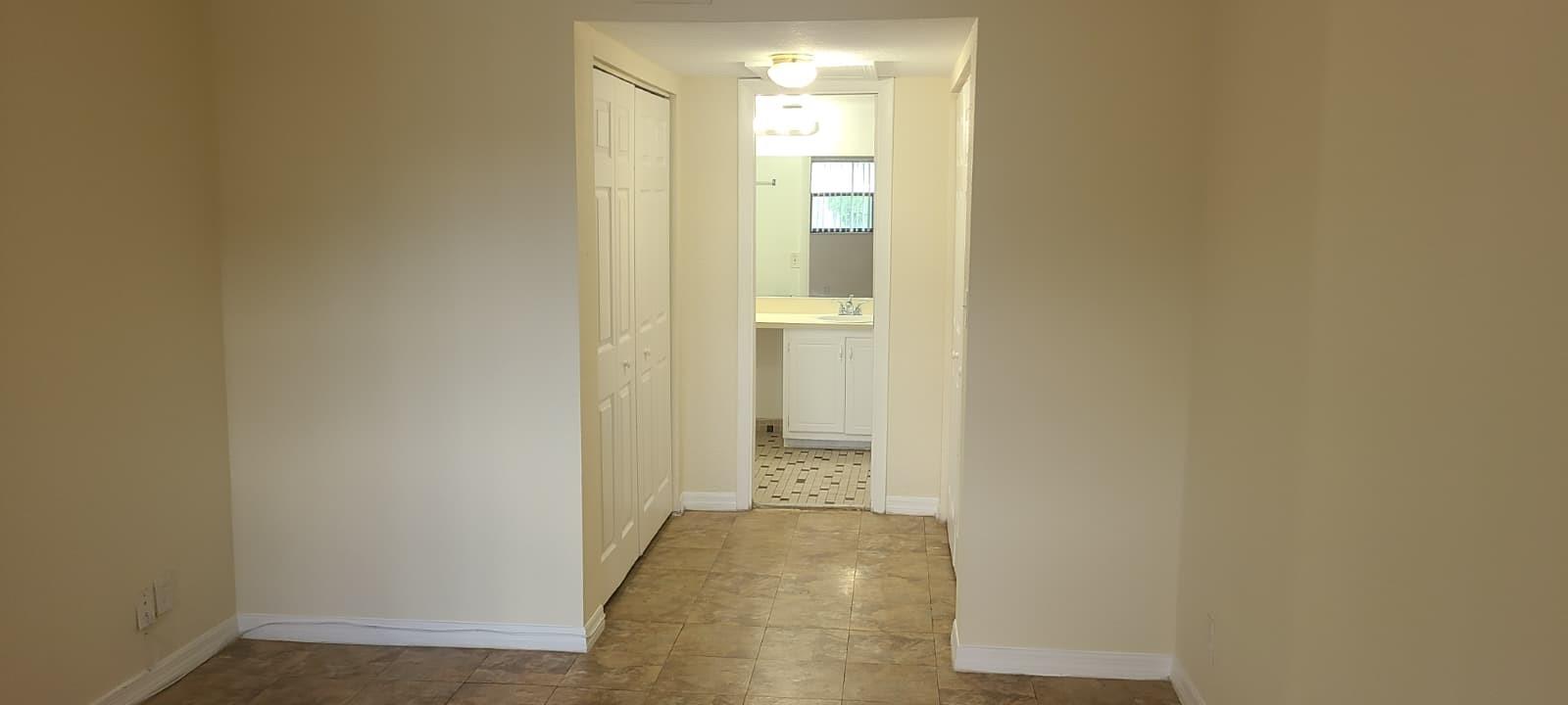 CORAL PLAZA CONDO - Residential Lease