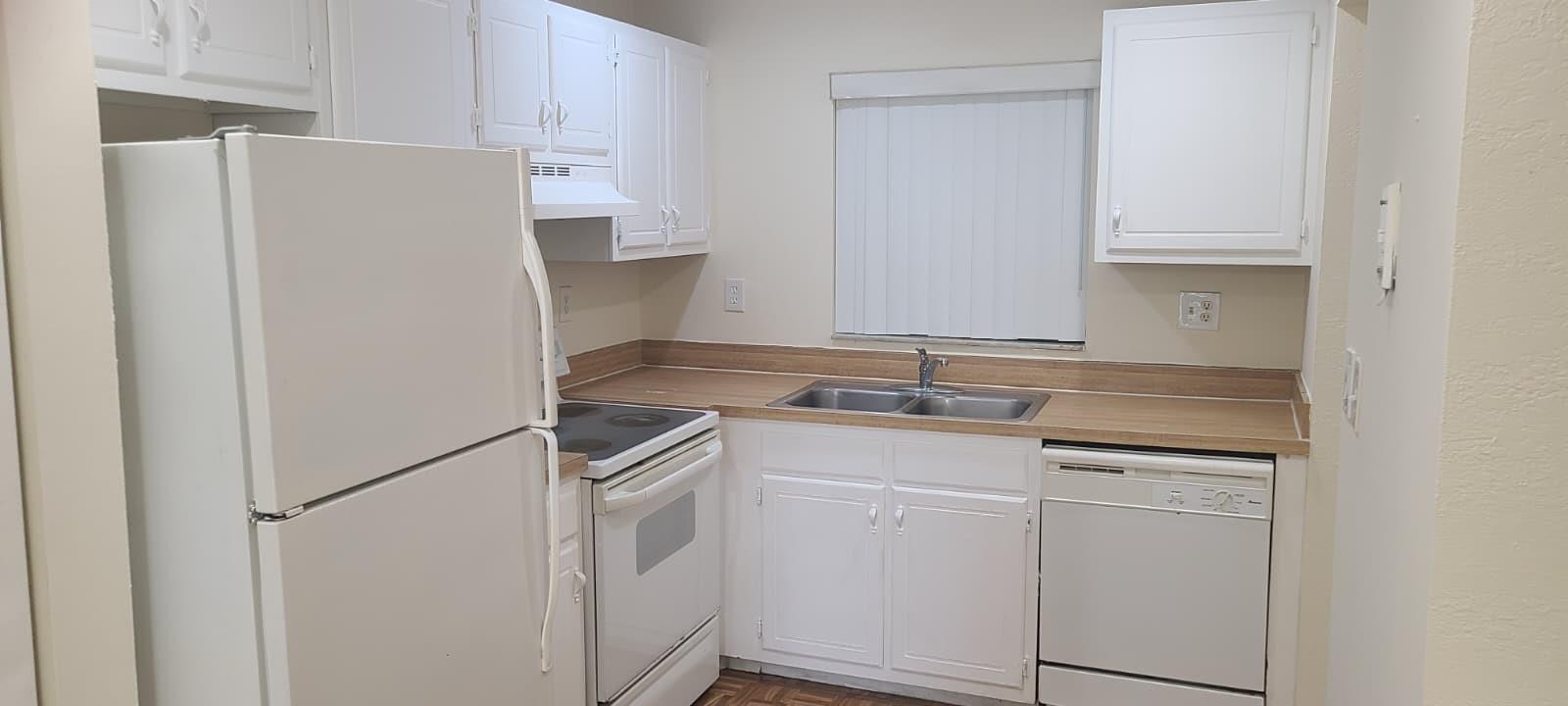 CORAL PLAZA CONDO - Residential Lease