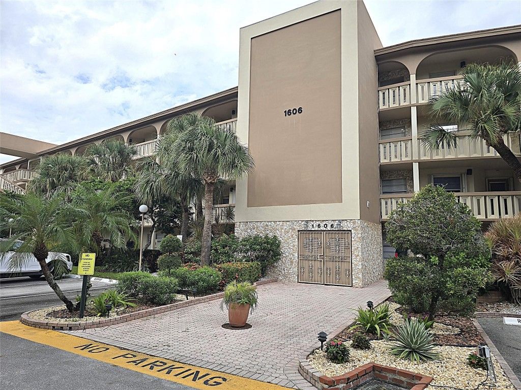 Photo of 1606 Abaco Drive #E1, Coconut Creek, FL 33066 (MLS # F10535895)