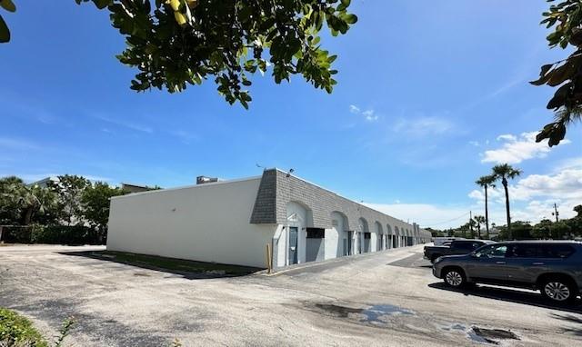 25,310± SF 12-Bay Warehouse Building. Bay 336 & 366 now available, Bay 366 is 1,140 SF, and Bay 336 is 2,280 SF. 13’± clear height in warehouse area Zoned I-1, “Light Industrial”, City of Pompano Beach. Front & Rear Loading Doors at grade level. Located 1-block West of S. Andrews Ave. & just South of Atlantic Blvd. Safe area with easy access to I-95. Well-maintained building. $21 P/SF Modified Gross