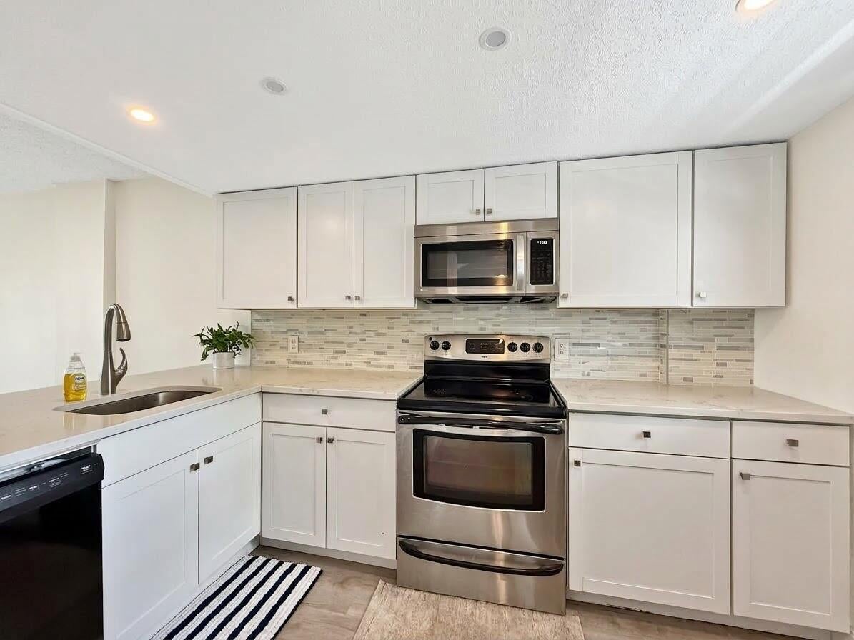 114 Royal Pk Drive 3A