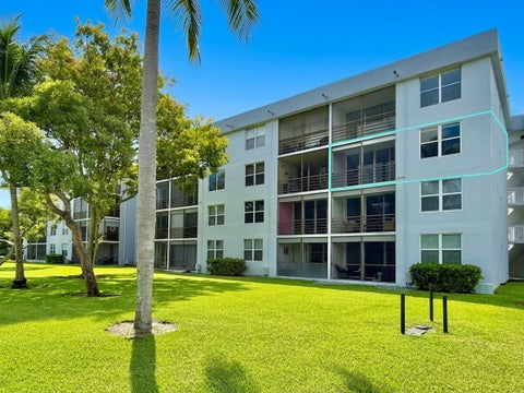 Tiny photo for 114 Royal Pk Drive #3A, Oakland Park, FL 33309 (MLS # B26083117)