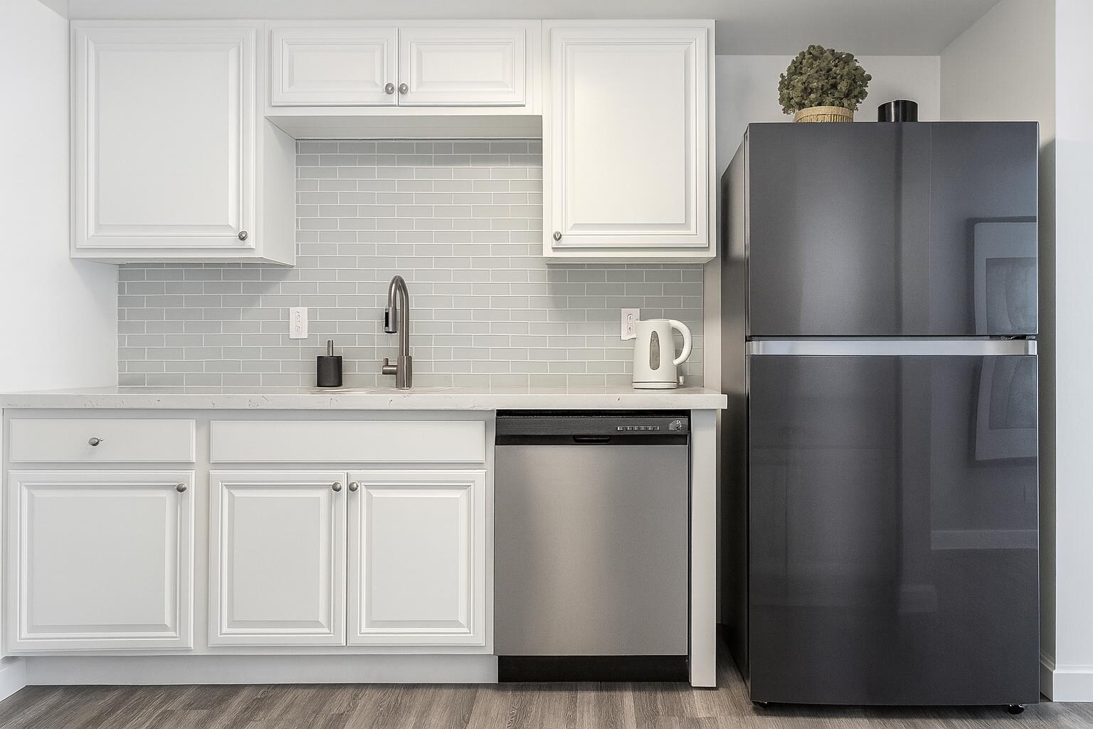 SEASTONE COND APTS - Residential Lease