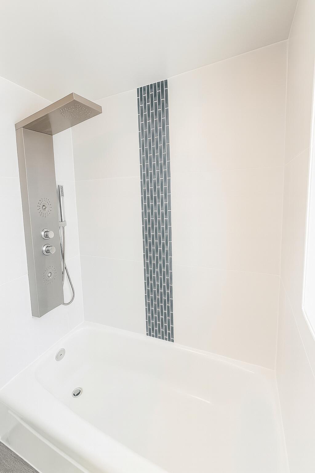 SEASTONE COND APTS - Residential Lease