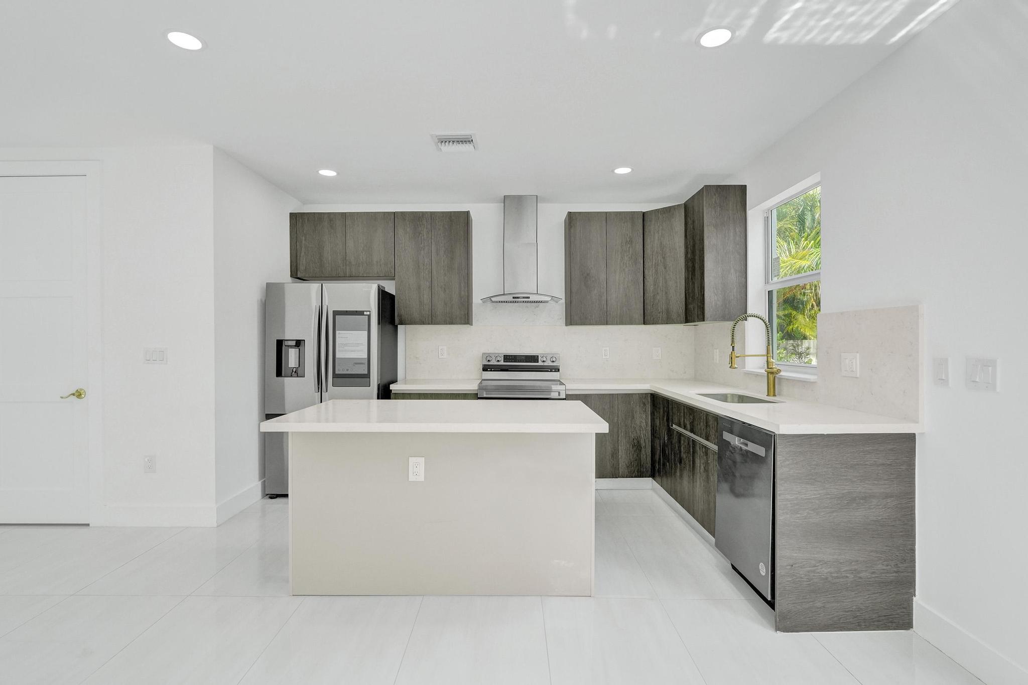 WAVERLY PLACE - Residential Lease