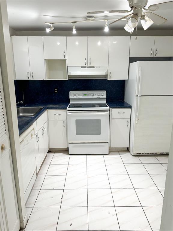 DIXIANA CONDO - Residential