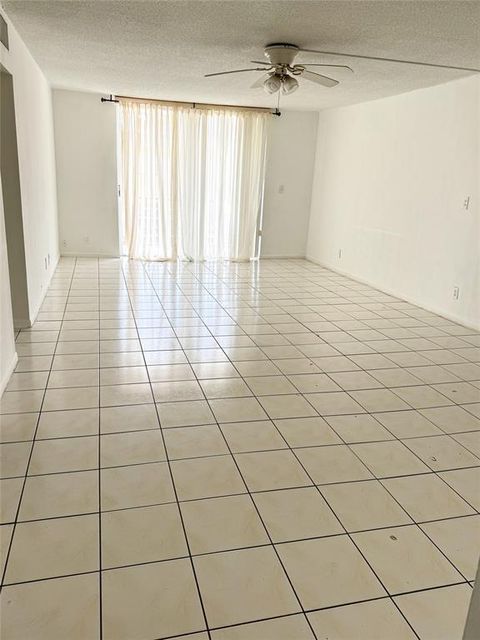 1830 Dixianna Street 201 Hollywood FL 33020