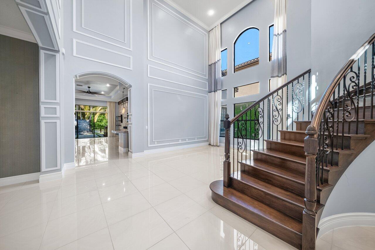 8221 Banpo Bridge Way