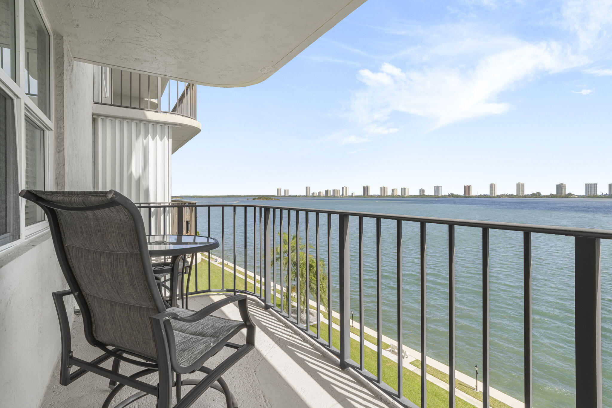 LAKE HARBOUR TOWERS EAST CONDO - Residential