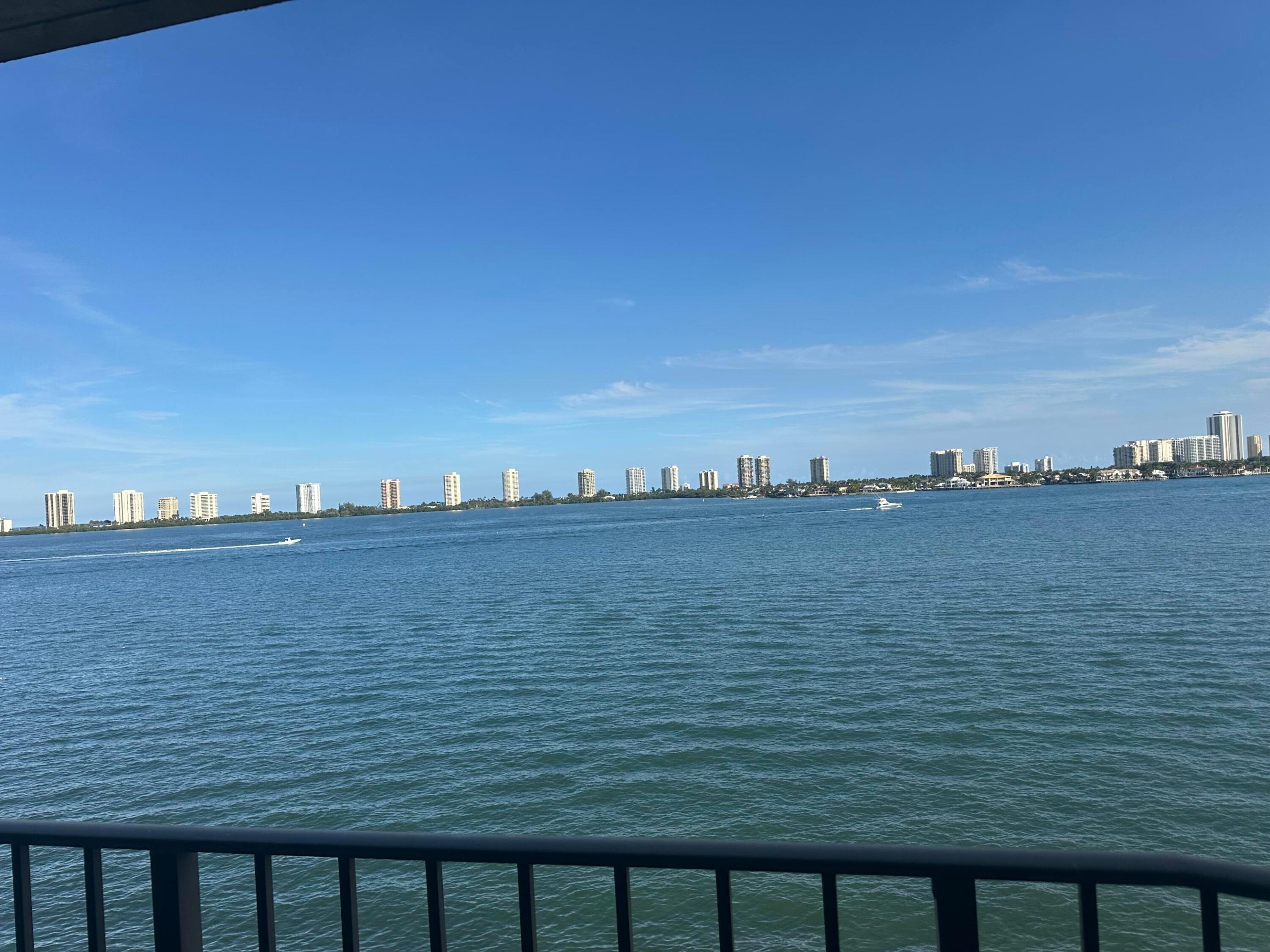 LAKE HARBOUR TOWERS EAST CONDO - Residential