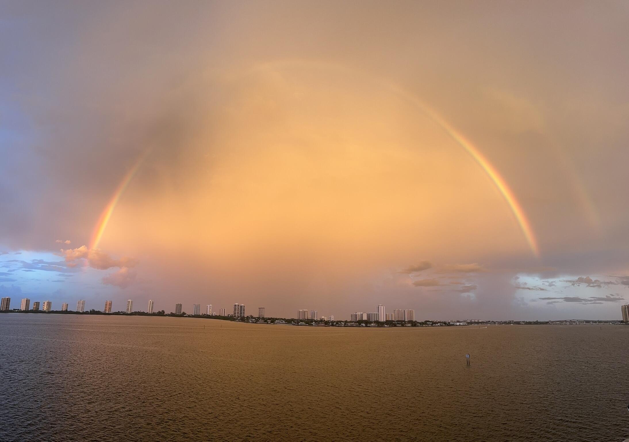 LAKE HARBOUR TOWERS EAST CONDO - Residential