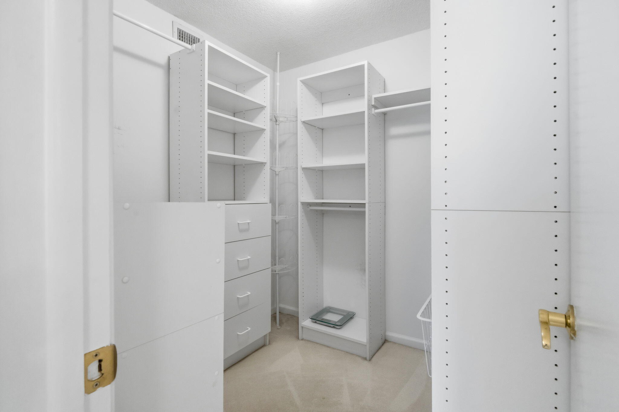 LAKE HARBOUR TOWERS EAST CONDO - Residential