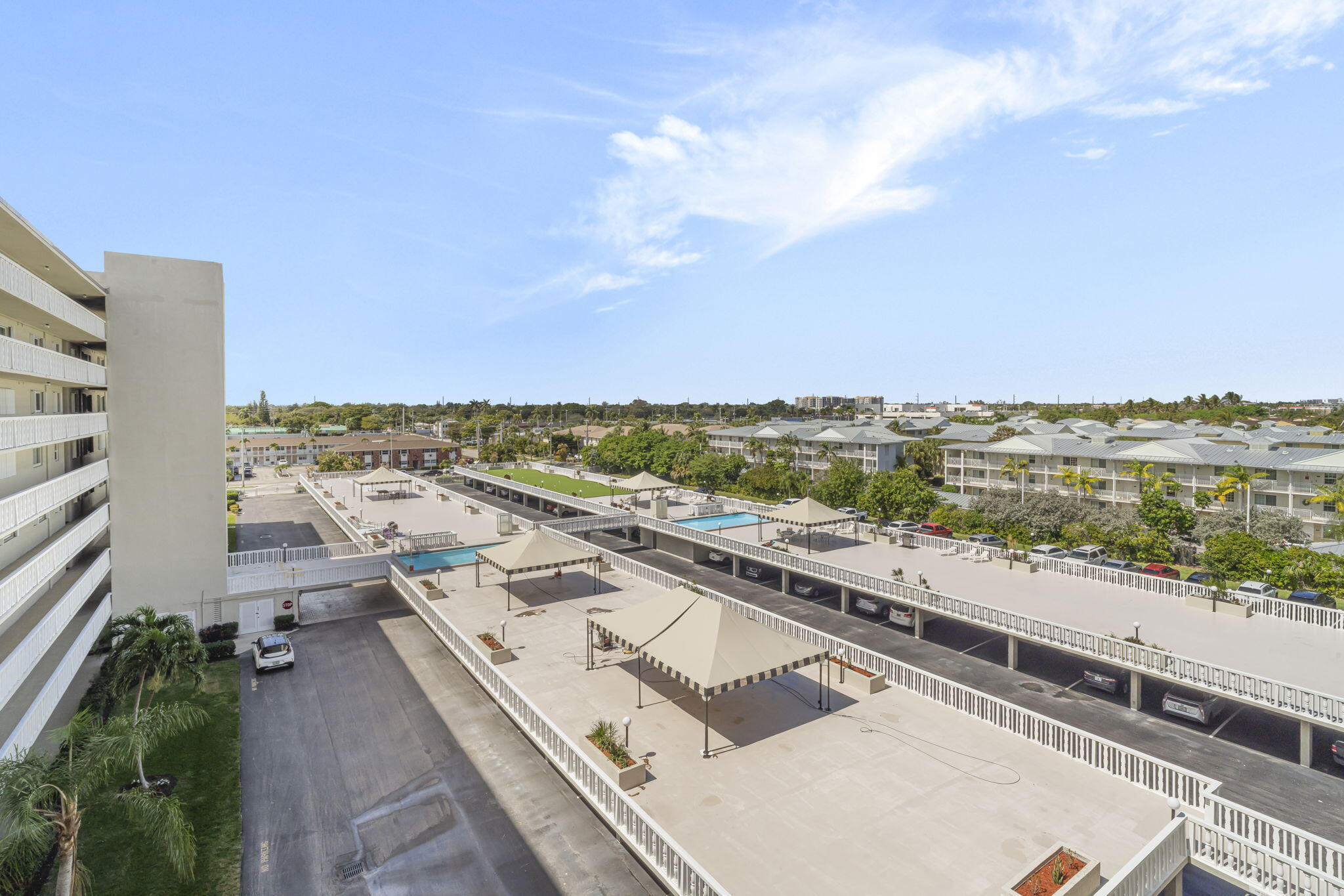 LAKE HARBOUR TOWERS EAST CONDO - Residential