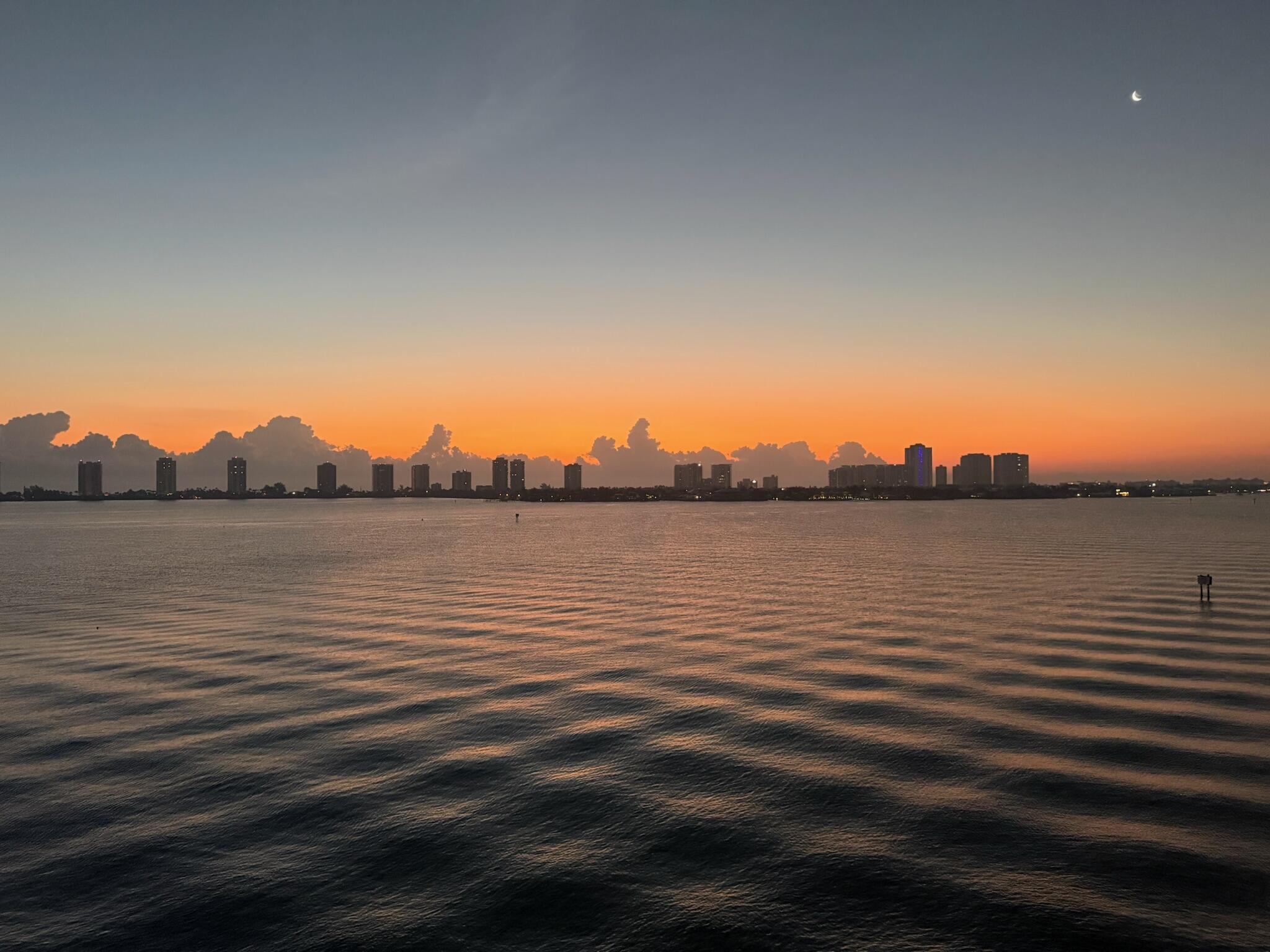 LAKE HARBOUR TOWERS EAST CONDO - Residential