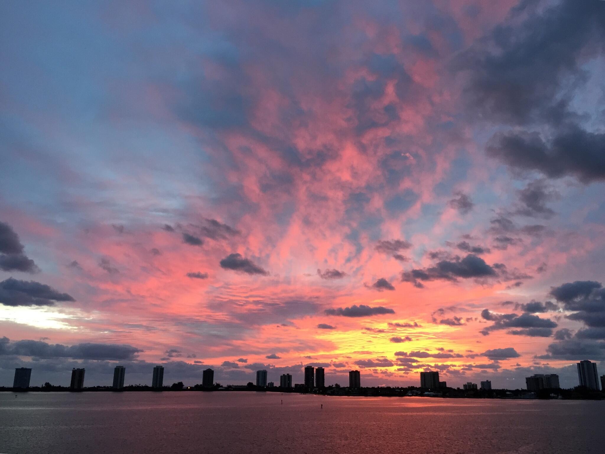 LAKE HARBOUR TOWERS EAST CONDO - Residential