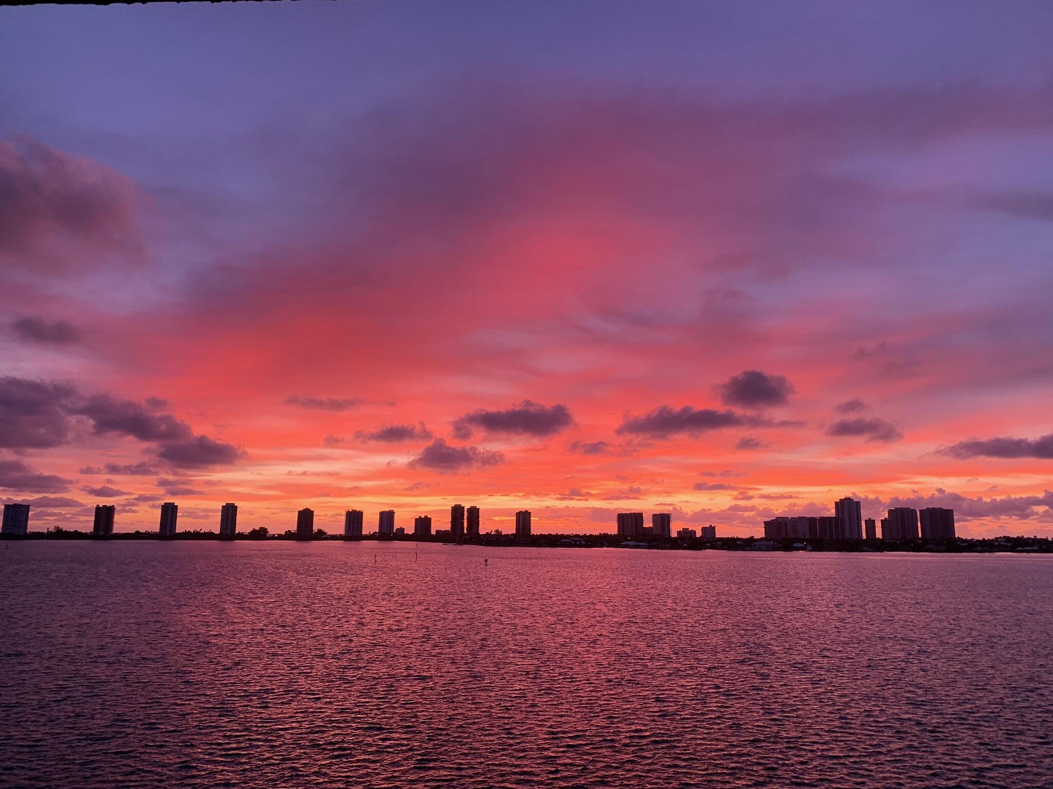 LAKE HARBOUR TOWERS EAST CONDO - Residential