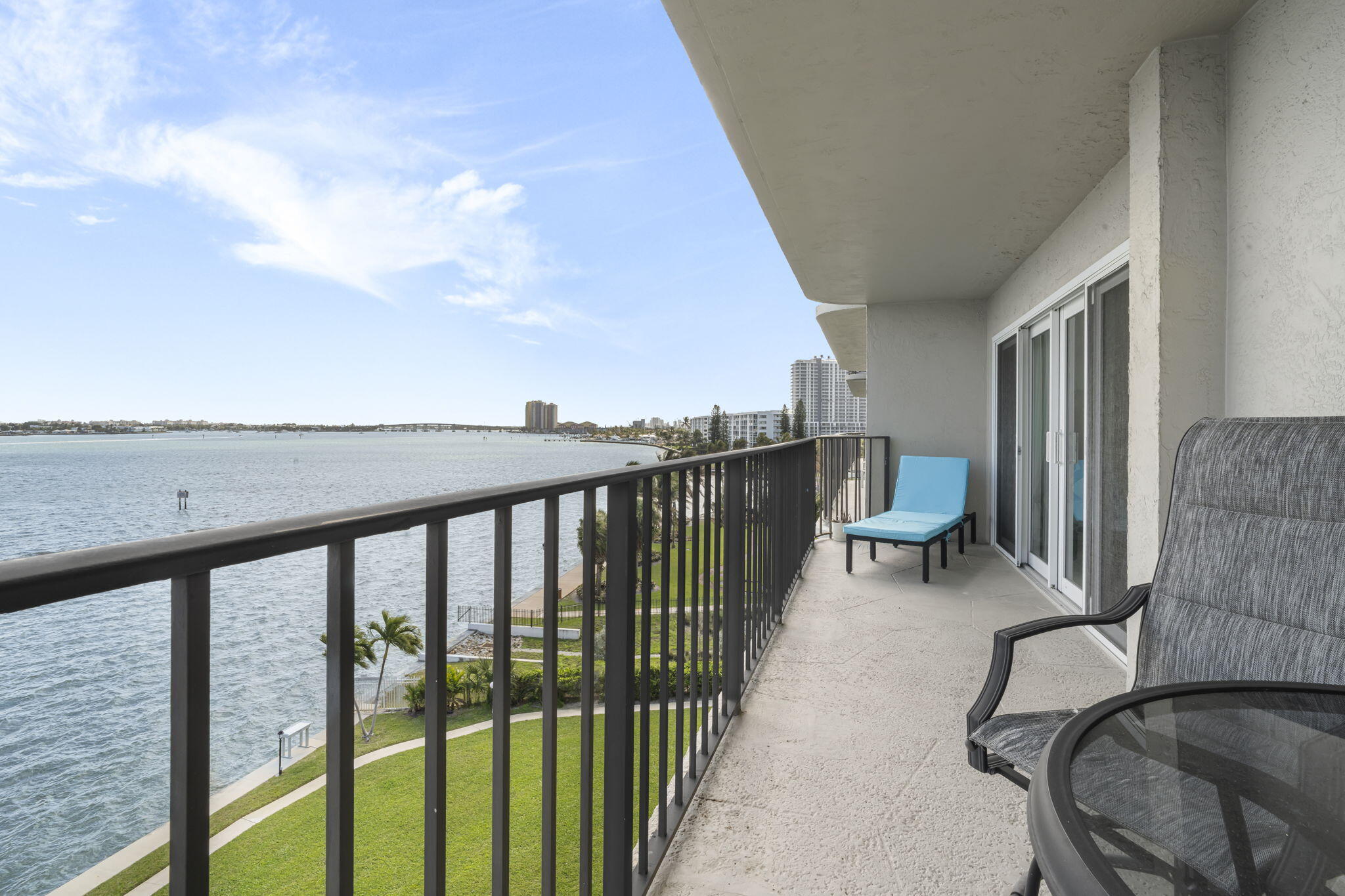 LAKE HARBOUR TOWERS EAST CONDO - Residential