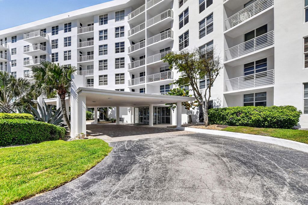Photo of 2851 S Ocean Boulevard #T-2, Boca Raton, FL 33432 (MLS # B26026451)