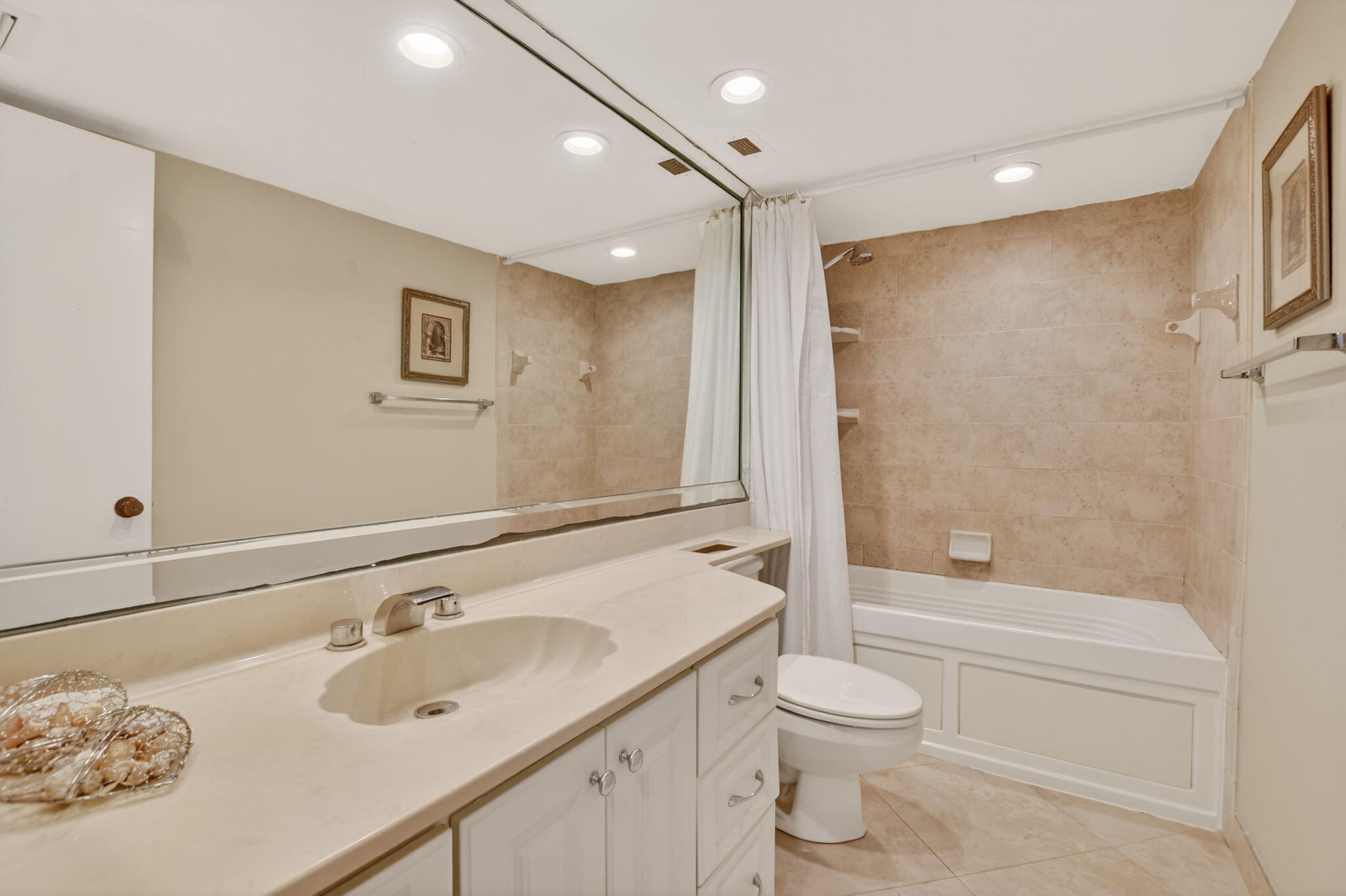 PATRICIAN CONDO - Residential