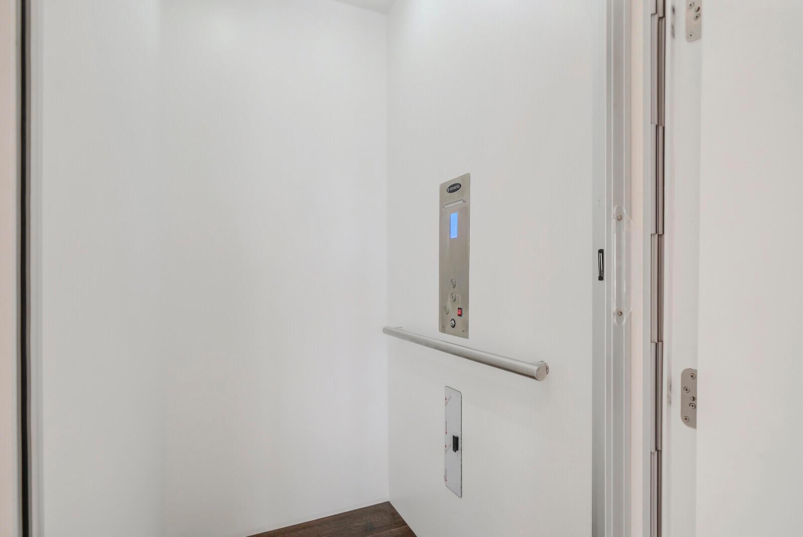 PALM BEACH ISLES 1 - Residential