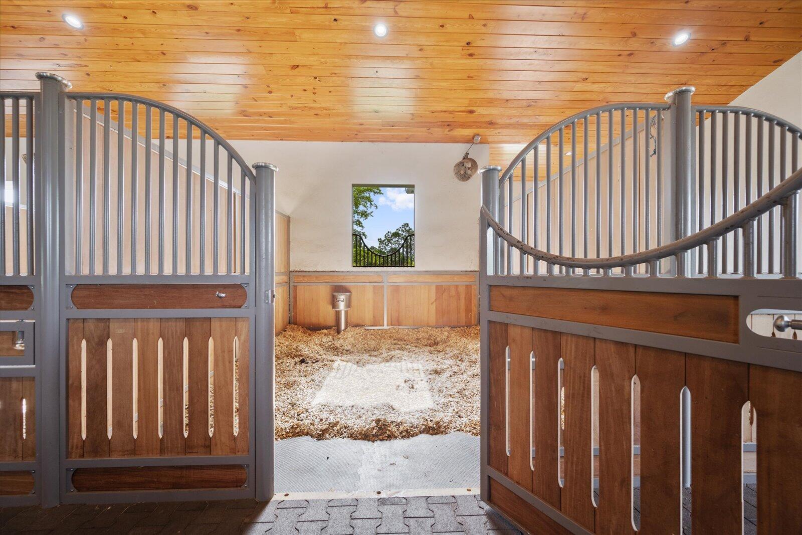 PALM BEACH POINT - Residential