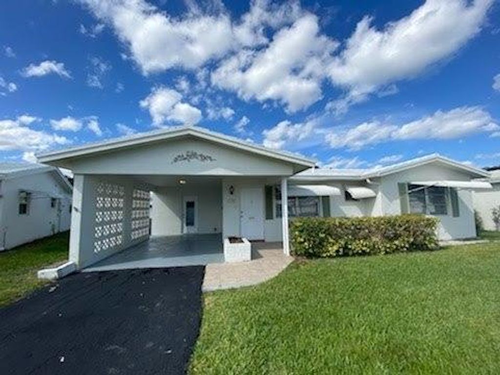 Photo of 138 Ocean Court, Boynton Beach, FL 33426 (MLS # R11048500)