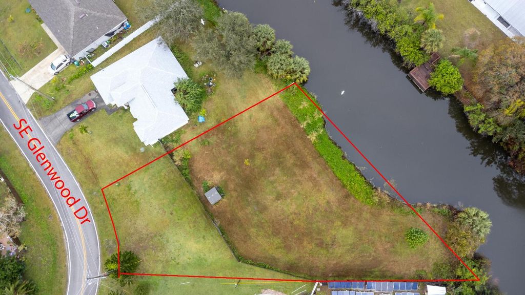 Photo of 497 SE Glenwood Drive, Port Saint Lucie, FL 34984 (MLS # R11054197)