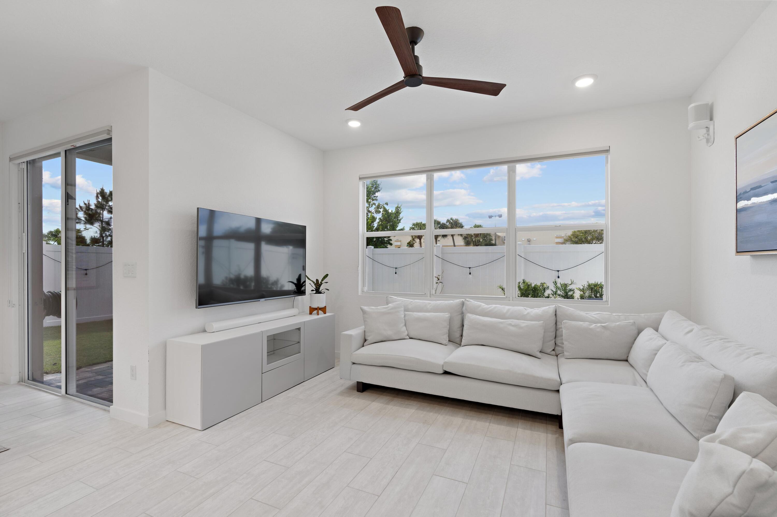 TOWN COMMONS PUD REPLAT - Residential