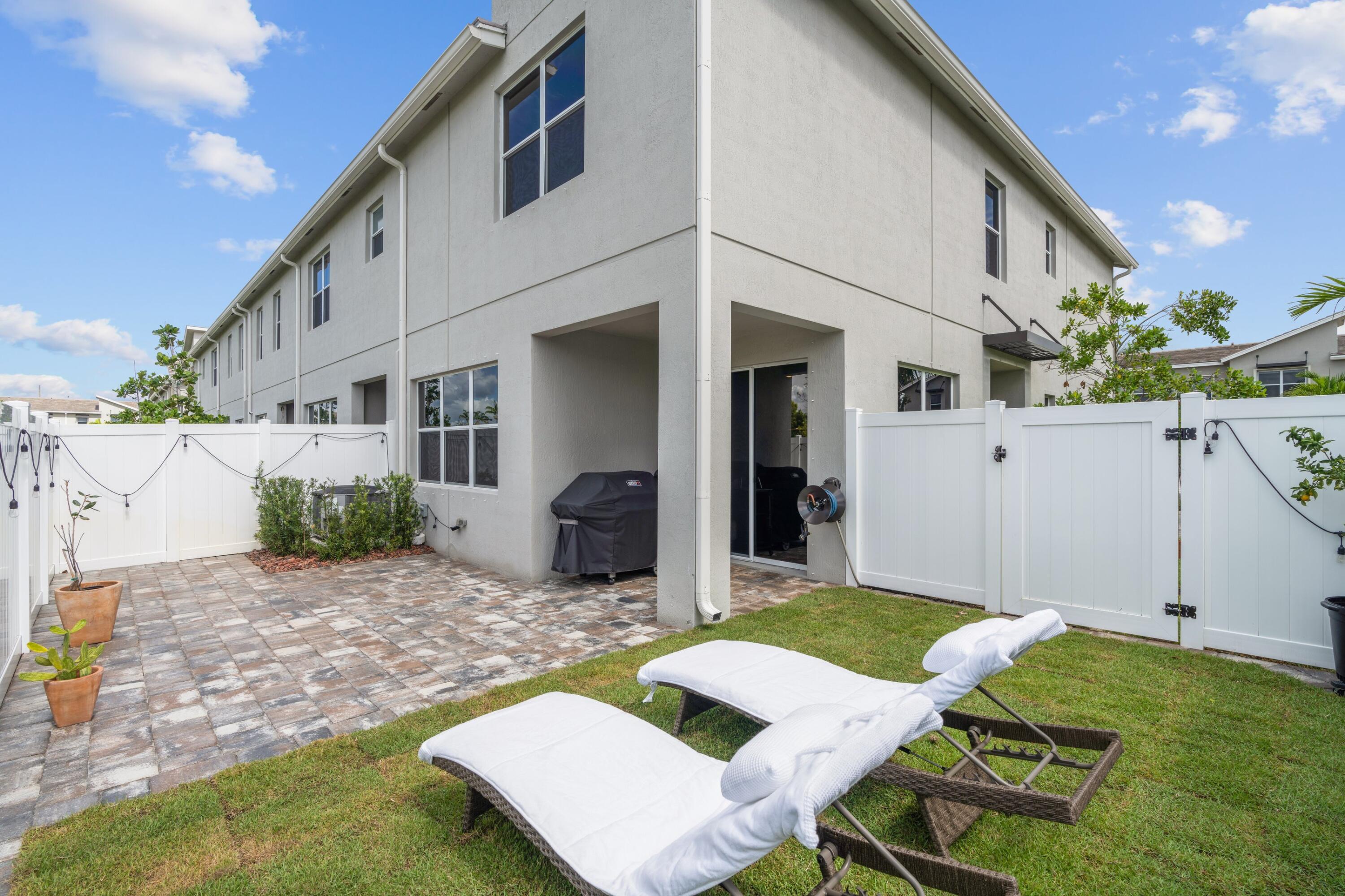 TOWN COMMONS PUD REPLAT - Residential